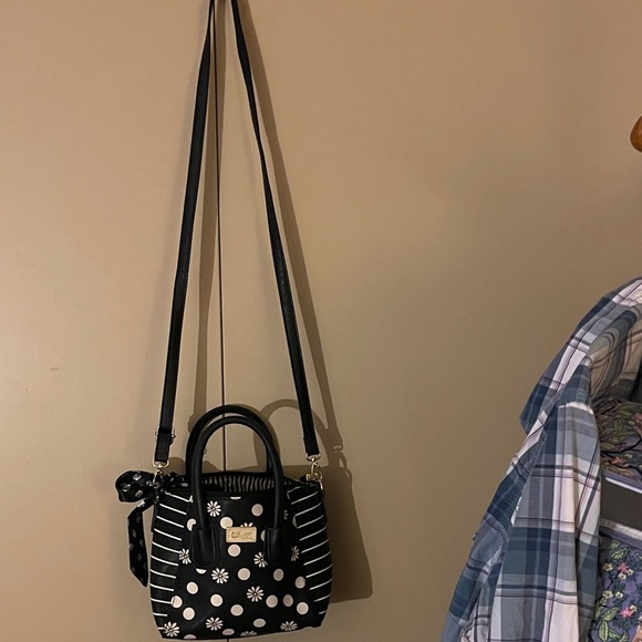 Betsey Johnson Black and White Floral Women's Bag - Picture 2 of 6